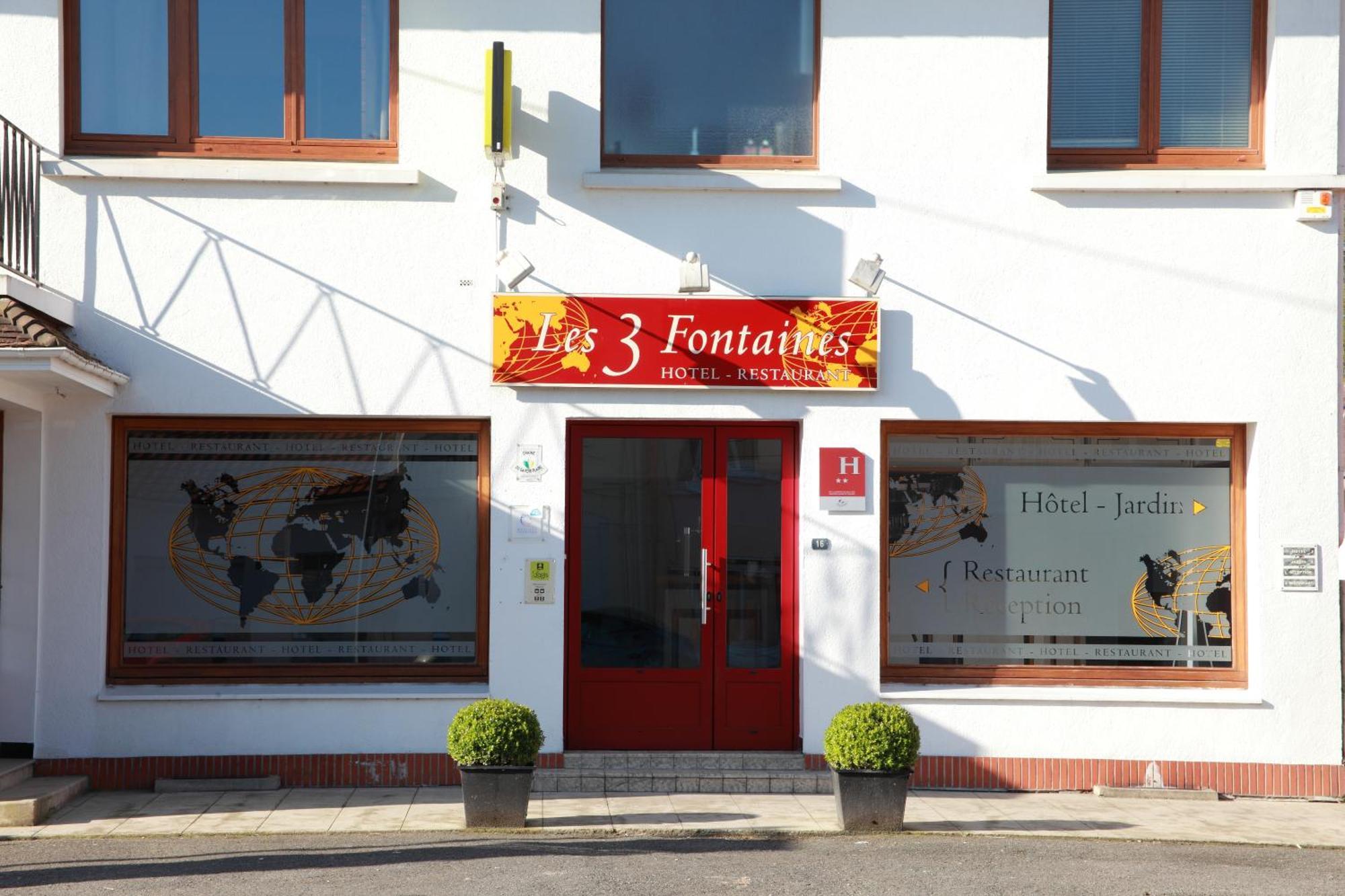Logis - Hotel & Restaurant Les Trois Fontaines Marconne Bagian luar foto