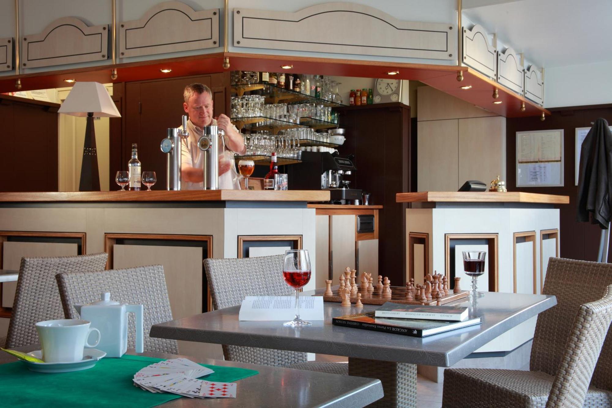 Logis - Hotel & Restaurant Les Trois Fontaines Marconne Bagian luar foto