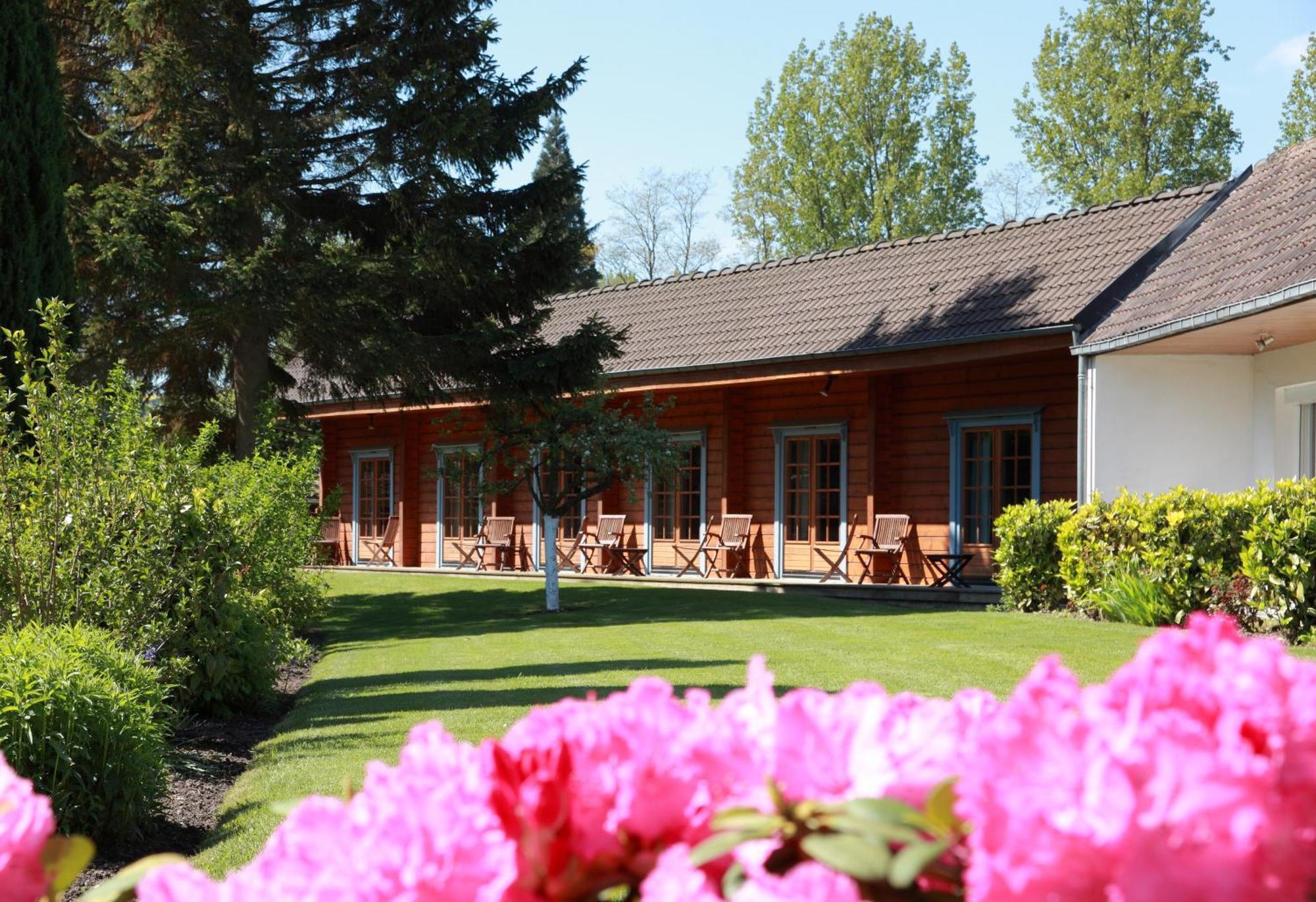Logis - Hotel & Restaurant Les Trois Fontaines Marconne Bagian luar foto